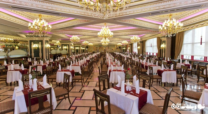 نمای رستوران آلاکارت رویال بیسترو